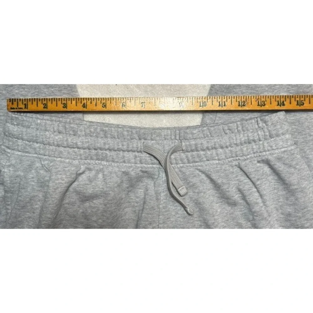 Gymshark Mens M Crest Joggers Light Gray Fleece Sweatpants Logo Gym Lift-2152